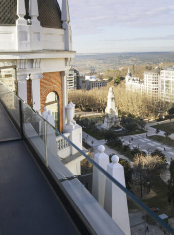 Dear Hotel Madrid: Nordisk design og suveræn udsigt