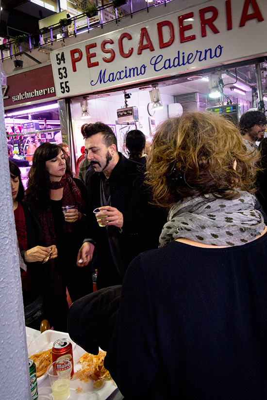 Tag til skaldyrsparty på La Cebada-markedet i Madrid og nyd skaldyr fri for turister.