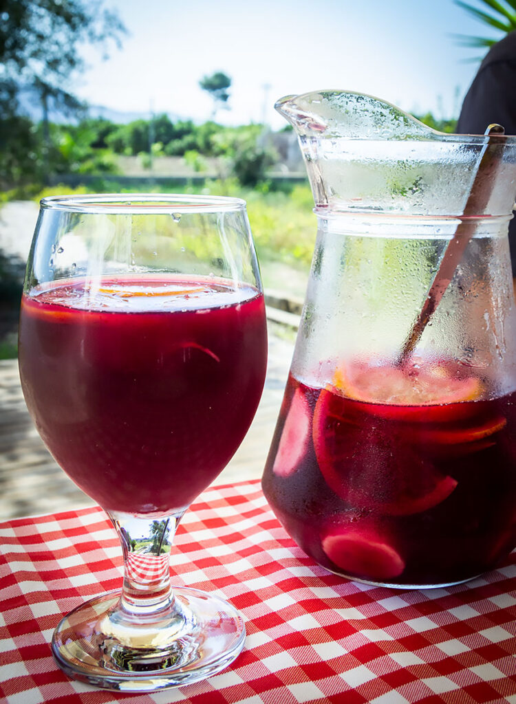 Spanske Rafaels opskrift på sangria