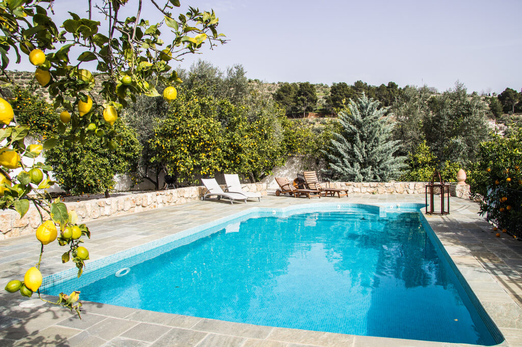 Luksuriøs landidyl i de andalusiske citronlunde