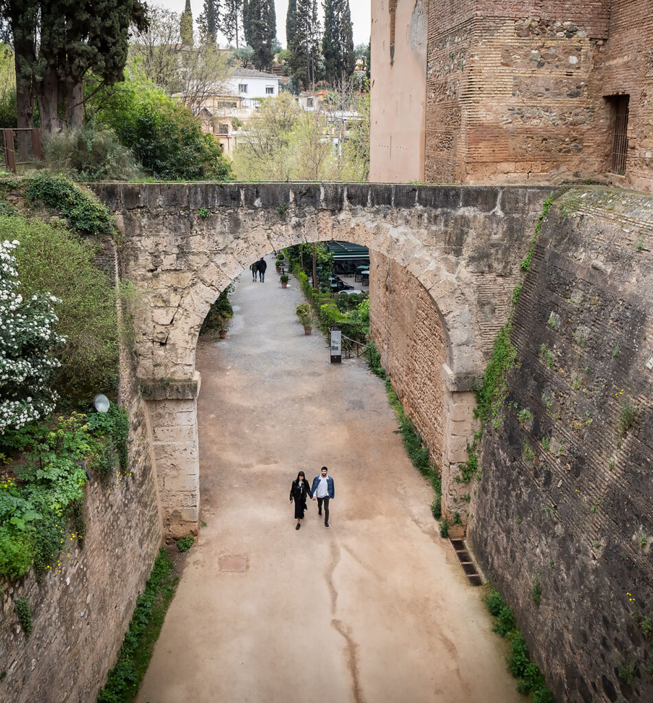 Det mauriske palads i Granada er 26 hektar stort.