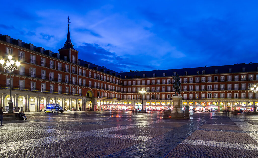 One of the final scenes of The Flower of My Secrets was filmed in the Plaza Mayor
