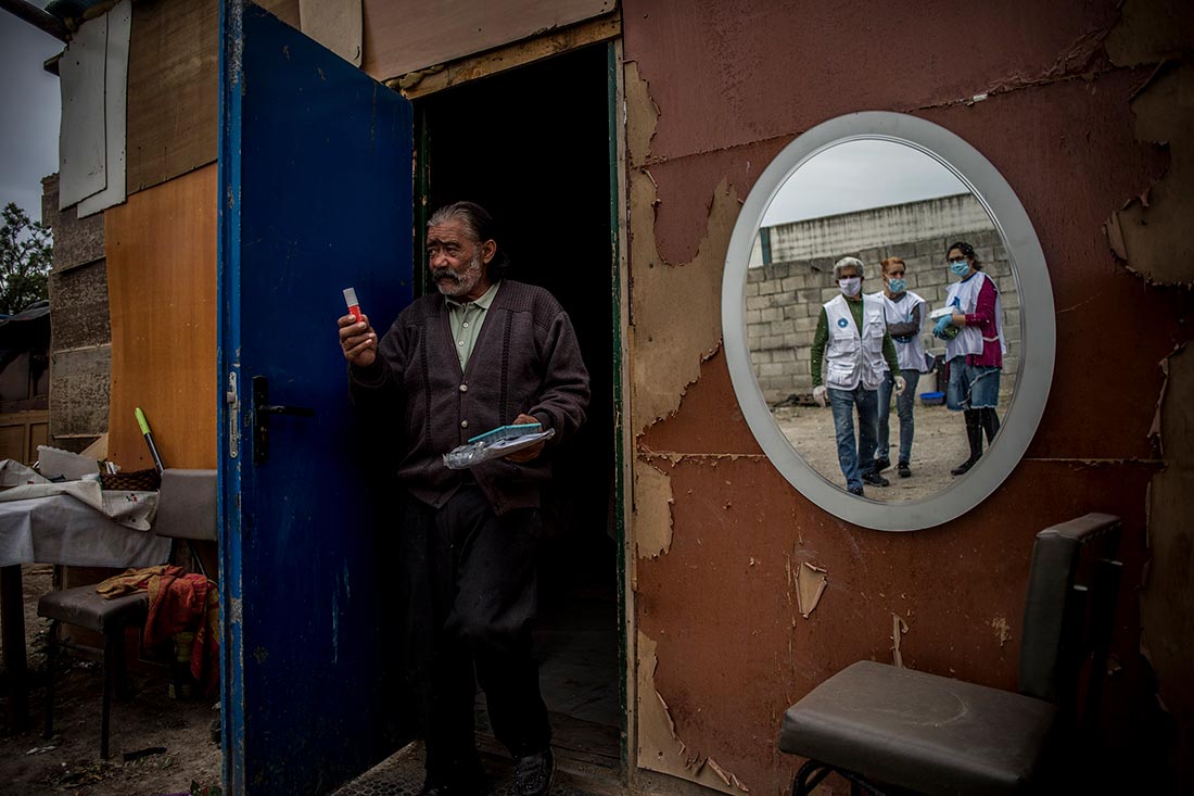 Los vulnerables en condiciones miserables durante el bloqueo en España. Foto: Javier Fergo