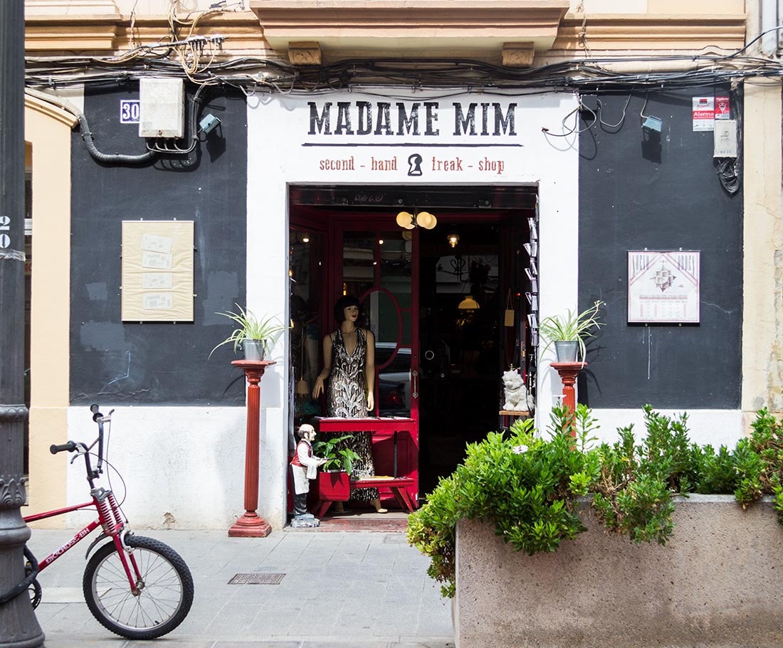 Compra productos vintage en Madame Mim, en el barrio valenciano de Ruzafa.