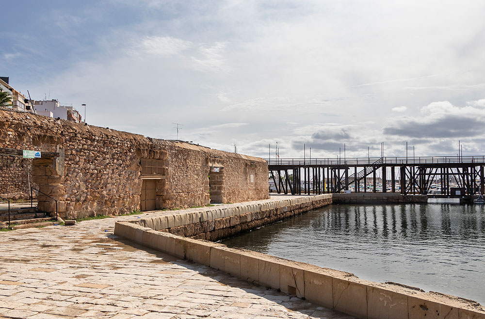 Den historiske havn i Torrevieja, hvorfra de gamle saltbåde sejlede ud.