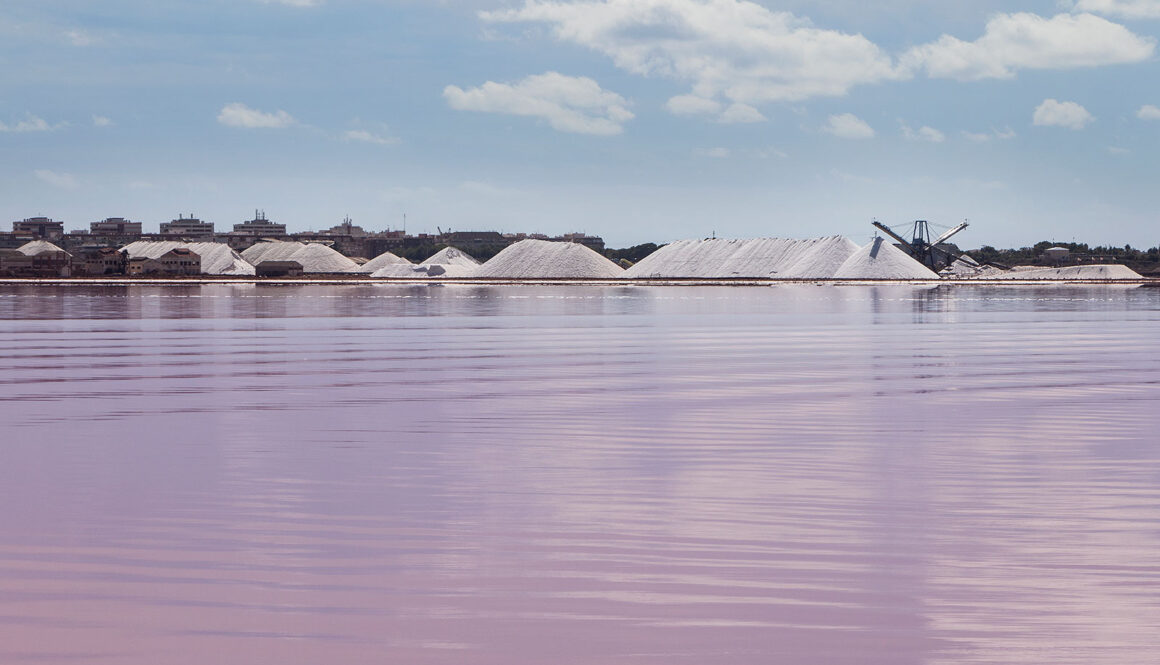 Europas største saltsø er lyserød og ligger i Torrevieja