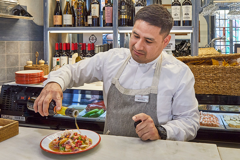 Casa Pepe de la Juderia en Córdoba es un bar de tapas y restaurante muy conocido y muy bueno.
