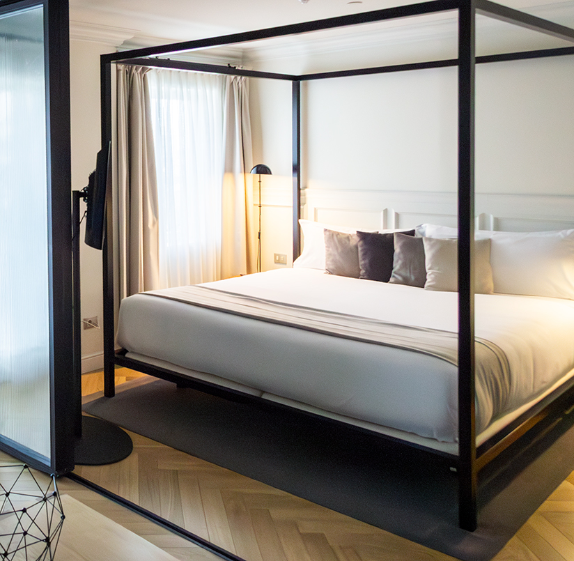 Las habitaciones del Dear Hotel Madrid están decoradas en estilo nórdico.