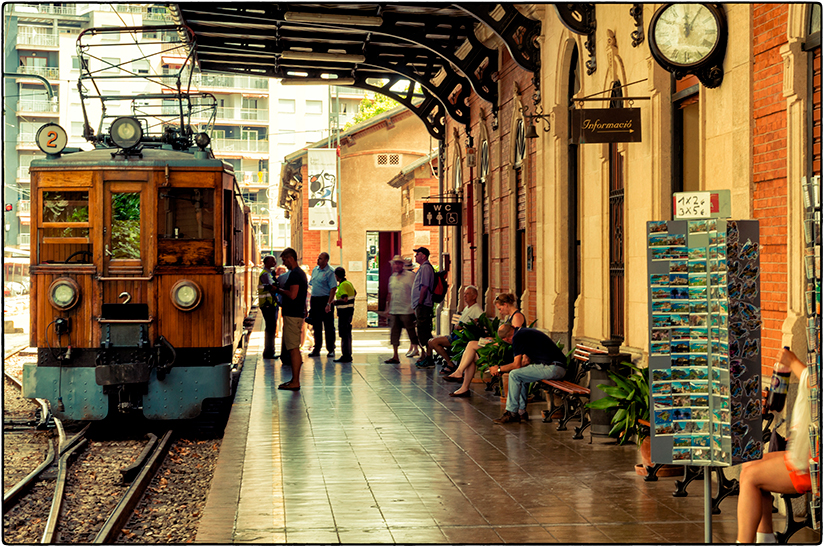 Take the vetetrant train from Palma de Mallorca to Sóller through lush orange groves. Photo: Mario Eduardo