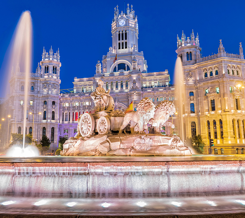 Plaza de Cibeles con la fuente central.
