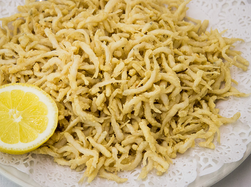 Du spiser byens bedste fritterede fisk på Los Mellizos i Málaga.