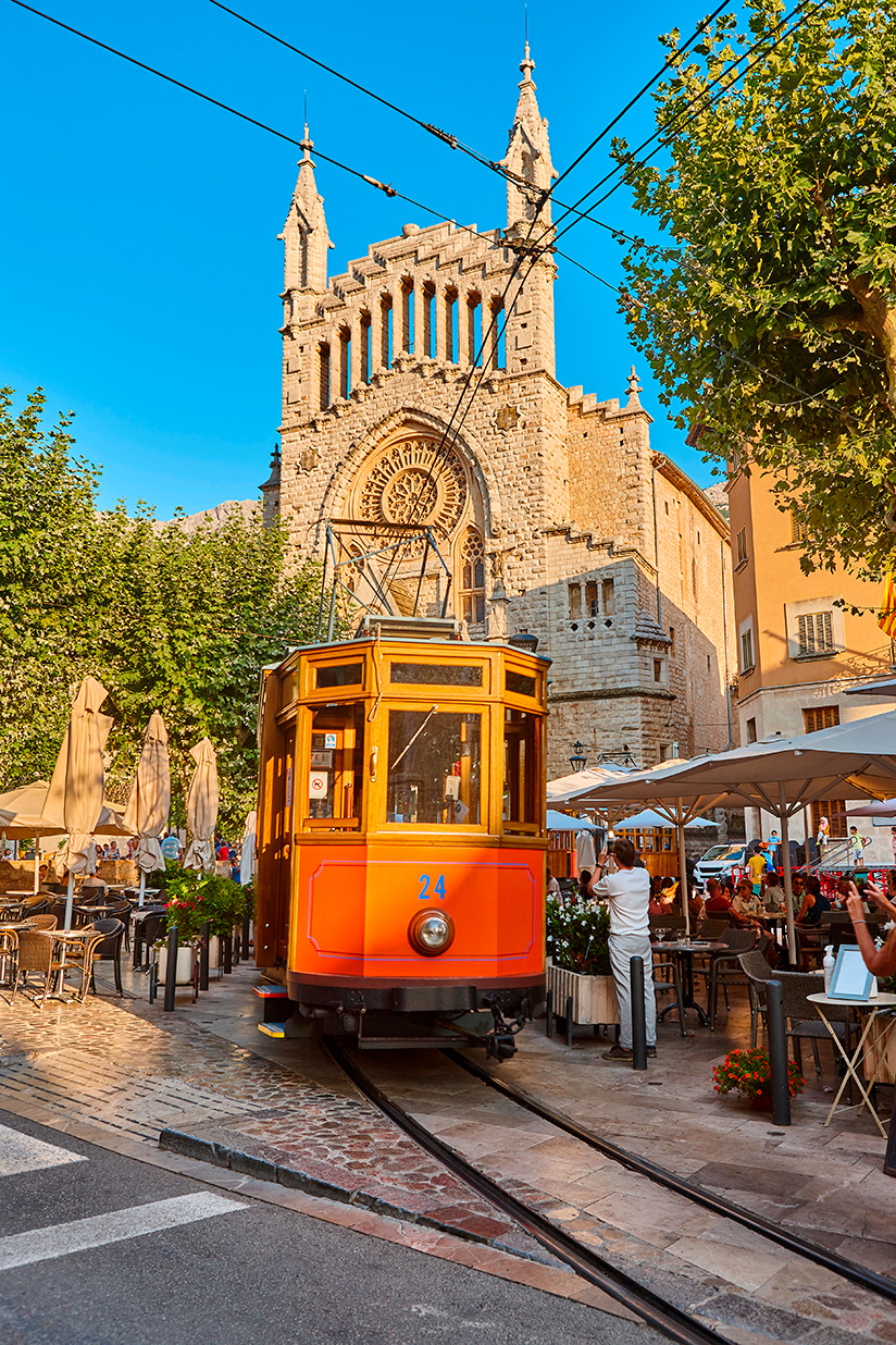 Appelsinbyen Sóller på Mallorca.