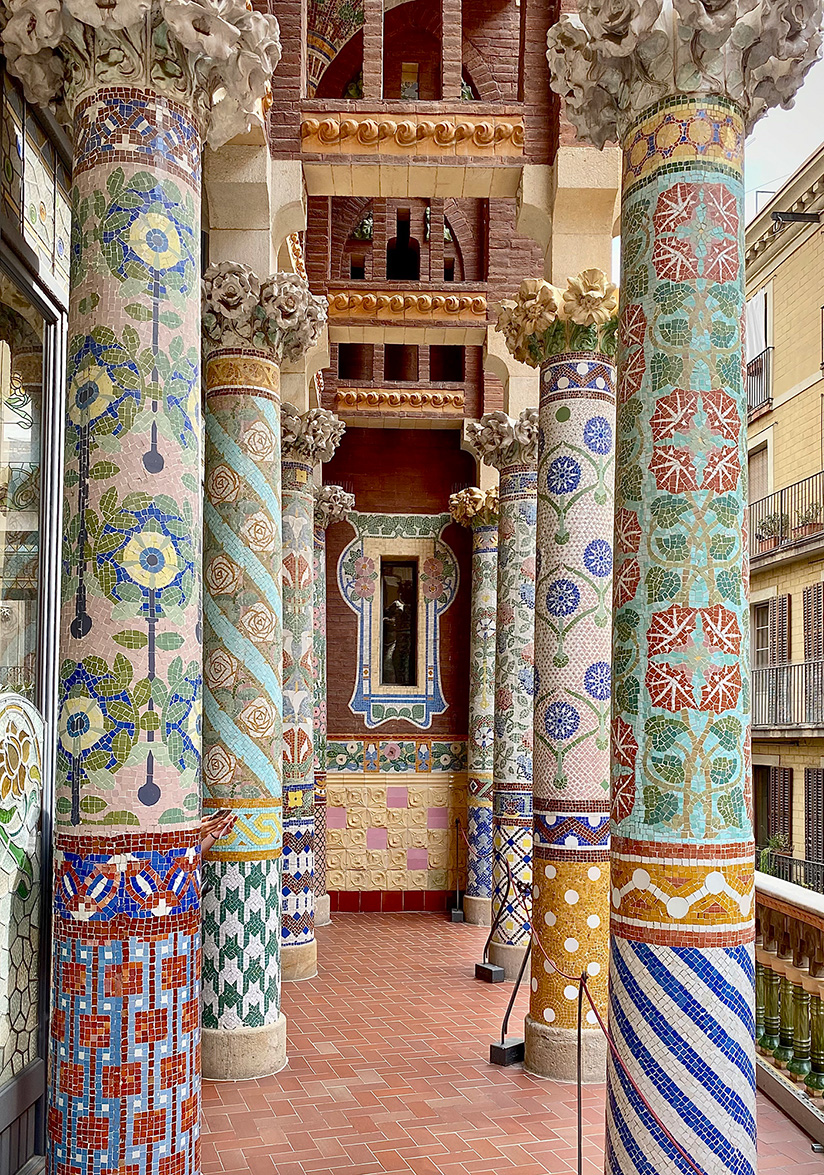 Palau de la Musica i Barcelona er en imponernende modernistisk bygning.