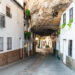 Setenil de las Bodegas: Vit by byggd in i klippor